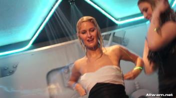 Moving To The Wetlook Groove Screencap 97 on www.sinx.com