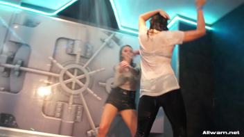 Moving To The Wetlook Groove Screencap 14 on www.sinx.com