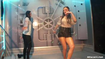 Moving To The Wetlook Groove Screencap 3 on www.sinx.com