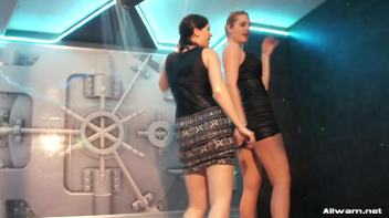 Moving To The Wetlook Groove Screencap 65 on www.sinx.com