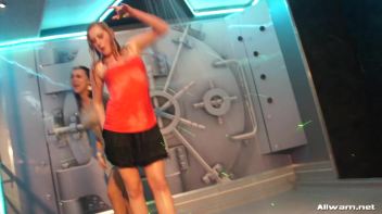 Moving To The Wetlook Groove Screencap 78 on www.sinx.com