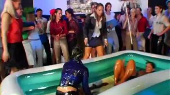 Eurobabe Grease Fight Screencap 14 on www.sinx.com