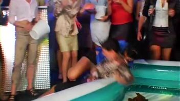 Eurobabe Grease Fight Screencap 2 on www.sinx.com