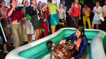 Eurobabe Grease Fight Screencap 39 on www.sinx.com