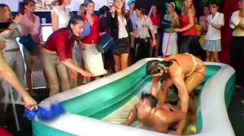 Eurobabe Grease Fight Screencap 58 on www.sinx.com