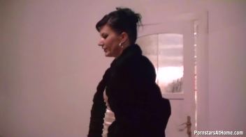 Wet Those White Tops Down! Screencap 1 on www.sinx.com