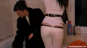 Wet Those White Tops Down! Screencap 27 on www.sinx.com