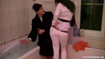 Wet Those White Tops Down! Screencap 28 on www.sinx.com