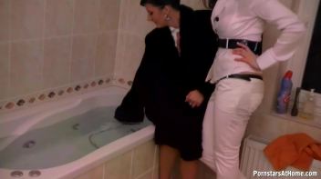 Wet Those White Tops Down! Screencap 33 on www.sinx.com