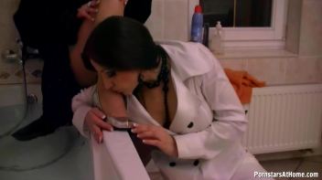 Wet Those White Tops Down! Screencap 36 on www.sinx.com