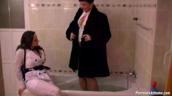 Wet Those White Tops Down! Screencap 60 on www.sinx.com