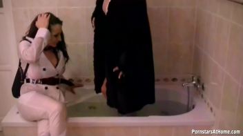 Wet Those White Tops Down! Screencap 62 on www.sinx.com