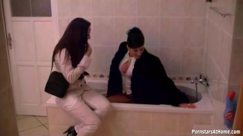 Wet Those White Tops Down! Screencap 65 on www.sinx.com