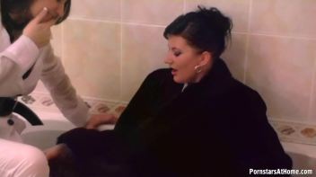 Wet Those White Tops Down! Screencap 66 on www.sinx.com