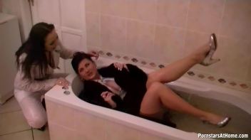 Wet Those White Tops Down! Screencap 74 on www.sinx.com