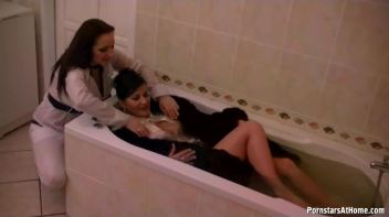 Wet Those White Tops Down! Screencap 75 on www.sinx.com