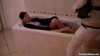 Wet Those White Tops Down! Screencap 77 on www.sinx.com