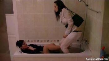 Wet Those White Tops Down! Screencap 79 on www.sinx.com