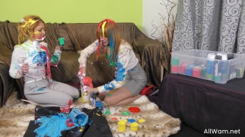 Catfighting Cuties Follow The Rainbow Screencap 58 on www.sinx.com