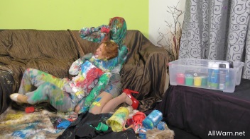 Catfighting Cuties Follow The Rainbow Screencap 71 on www.sinx.com