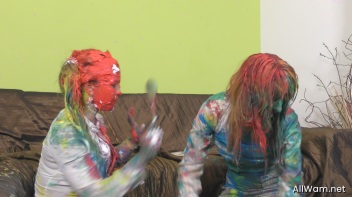 Catfighting Cuties Follow The Rainbow Screencap 73 on www.sinx.com