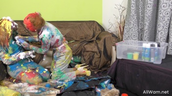 Catfighting Cuties Follow The Rainbow Screencap 81 on www.sinx.com