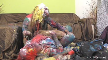 Catfighting Cuties Follow The Rainbow Screencap 89 on www.sinx.com