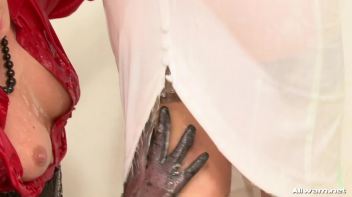 Gina's Wetlook Discipline Screencap 84 on www.sinx.com