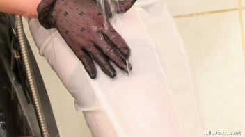 Gina's Wetlook Discipline Screencap 77 on www.sinx.com