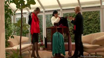 The Fashion Guru Screencap 16 on www.sinx.com