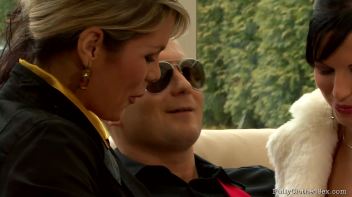 The Fashion Guru Screencap 28 on www.sinx.com