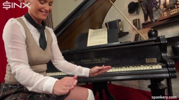 Hot Student Spanks Her Teacher Screencap 11 on www.sinx.com