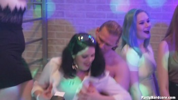 Party Hardcore Gone Crazy Vol. 35 Part 1 - Cam 3 Screencap 95 on www.sinx.com