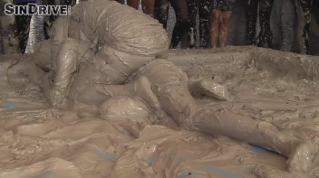Muddy Wrestling: Regina vs. Kirsten Plant Screencap 61 on www.sinx.com