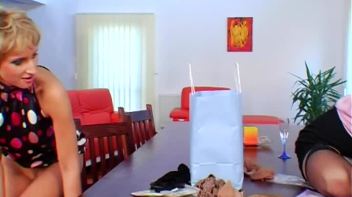 Steamy Streams of Yellow Love Juice Screencap 24 on www.sinx.com