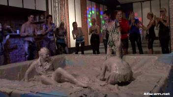Eurobabes Going Mud Mad! Screencap 36 on www.sinx.com