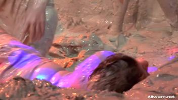 Eurobabes Going Mud Mad! Screencap 52 on www.sinx.com