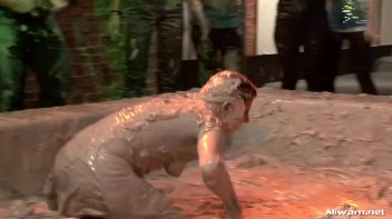 Eurobabes Going Mud Mad! Screencap 63 on www.sinx.com