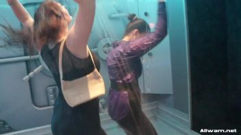 Livin' It Up Wetlook Style Screencap 34 on www.sinx.com