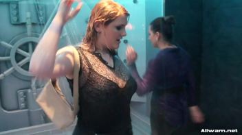 Livin' It Up Wetlook Style Screencap 43 on www.sinx.com