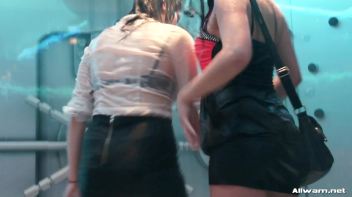 Livin' It Up Wetlook Style Screencap 66 on www.sinx.com