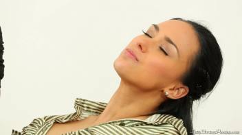 Pissing Her Loyalty Away Screencap 53 on www.sinx.com