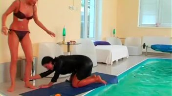 Play Fighting Turns Serious In The Pool Screencap 14 on www.sinx.com