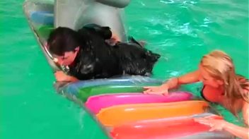 Play Fighting Turns Serious In The Pool Screencap 73 on www.sinx.com