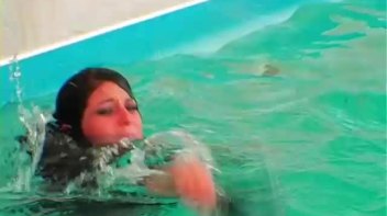 Play Fighting Turns Serious In The Pool Screencap 77 on www.sinx.com