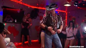 Valentine's Day Vaginas Part 4 - Cam 4 Screencap 54 on www.sinx.com