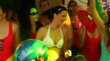 Bay Crotch Part 1 - Cam 1 Screencap 12 on www.sinx.com