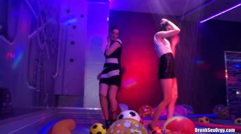 International Summer Lovin' Part 3 - Shower Cam Screencap 81 on www.sinx.com