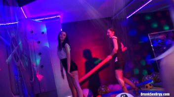 International Summer Lovin' Part 3 - Shower Cam Screencap 82 on www.sinx.com