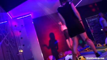 International Summer Lovin' Part 3 - Shower Cam Screencap 84 on www.sinx.com